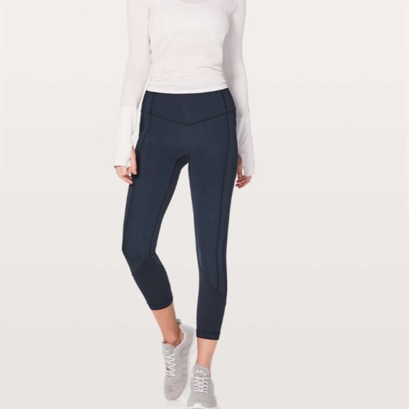 Lululemon 10 All The Right Places Crop II 23" True Navy Dark Leggings great cond - Picture 3 of 15